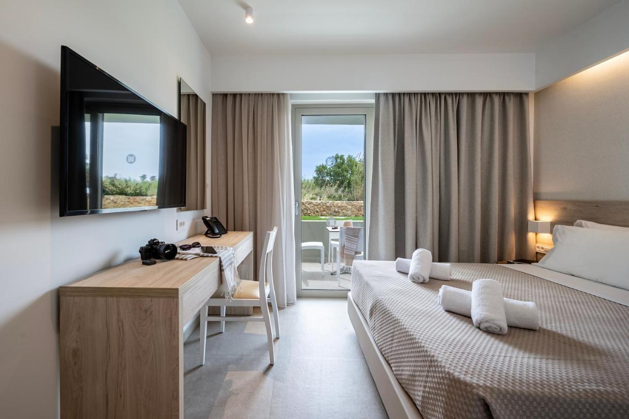 Mythos Suites Hotel ตีกากี ภายนอก รูปภาพ