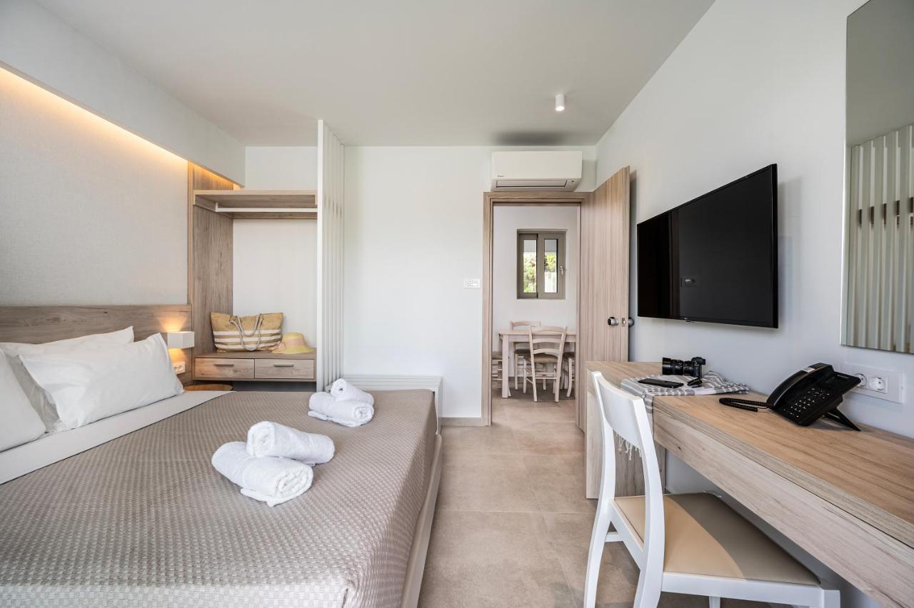 Mythos Suites Hotel ตีกากี ภายนอก รูปภาพ