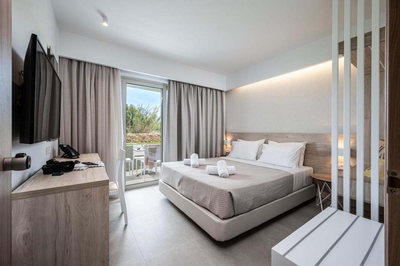 Mythos Suites Hotel ตีกากี ภายนอก รูปภาพ